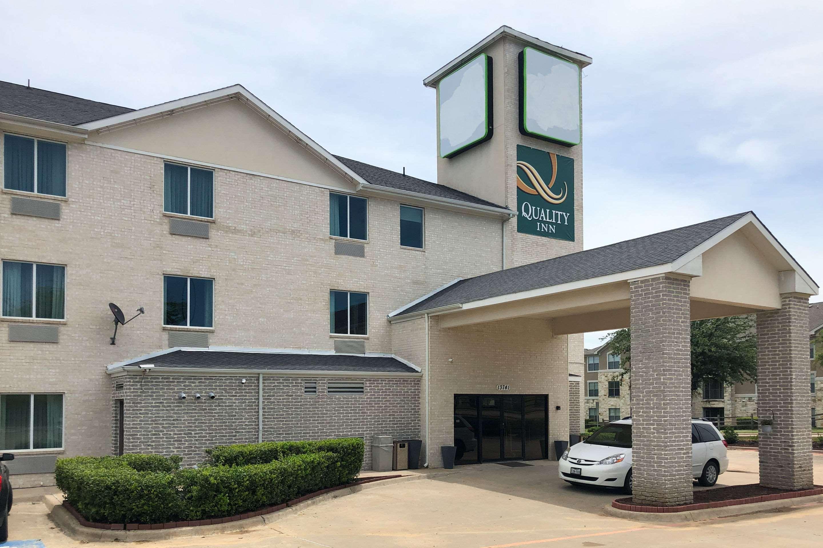 Quality Inn & Suites Roanoke - Fort Worth North מראה חיצוני תמונה