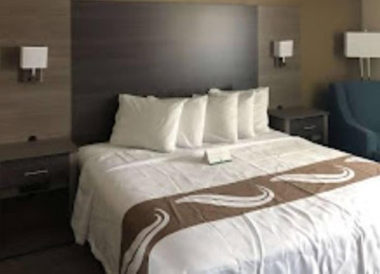 Quality Inn & Suites Roanoke - Fort Worth North מראה חיצוני תמונה