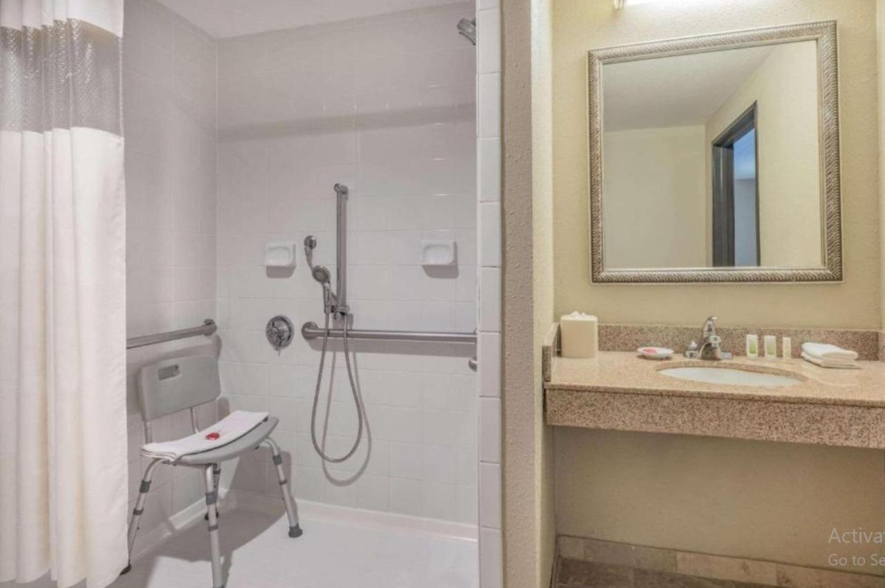 Quality Inn & Suites Roanoke - Fort Worth North מראה חיצוני תמונה