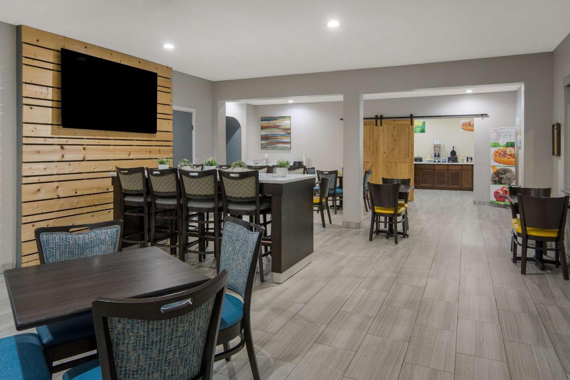 Quality Inn & Suites Roanoke - Fort Worth North מראה חיצוני תמונה