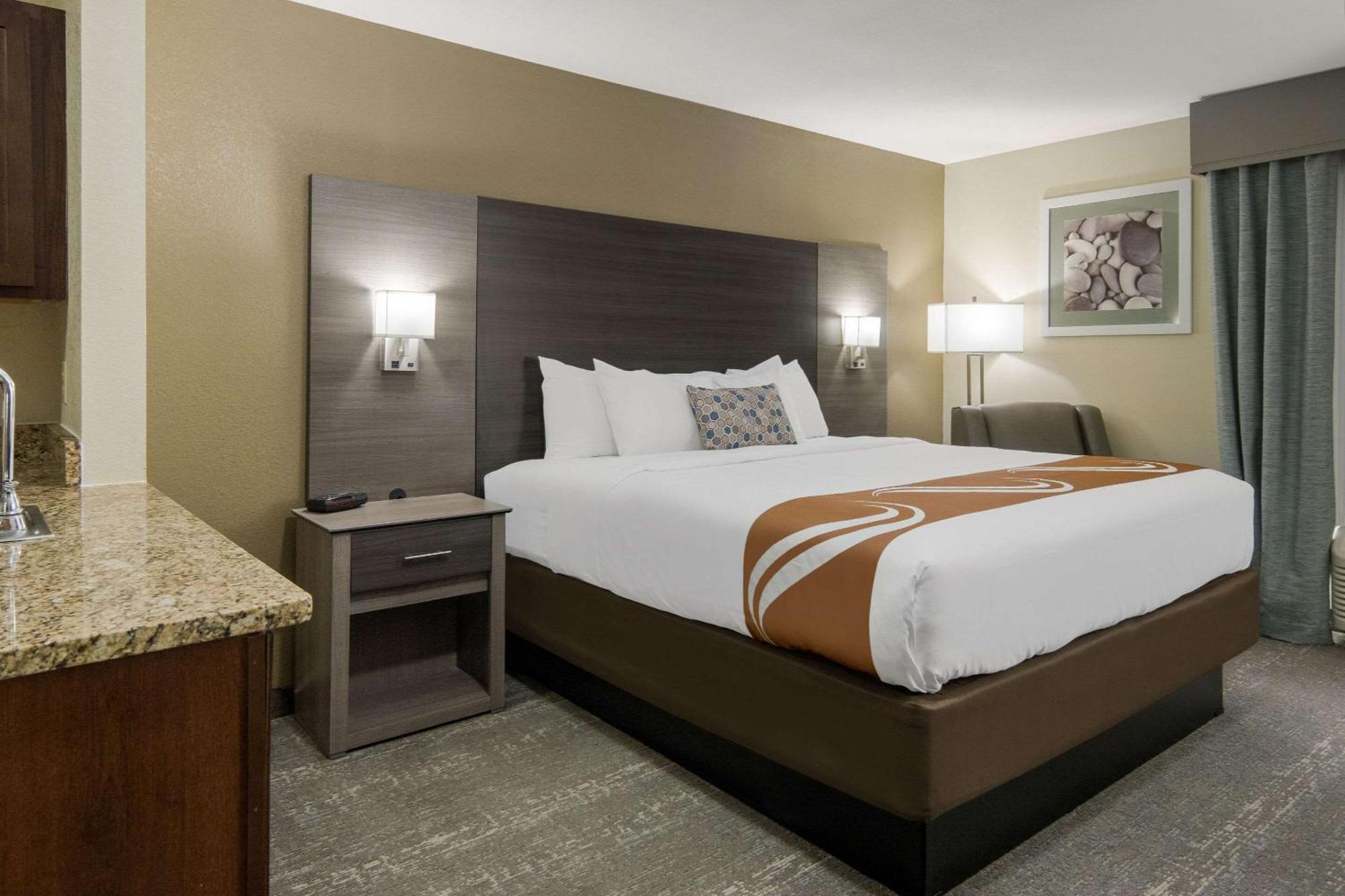 Quality Inn & Suites Roanoke - Fort Worth North מראה חיצוני תמונה