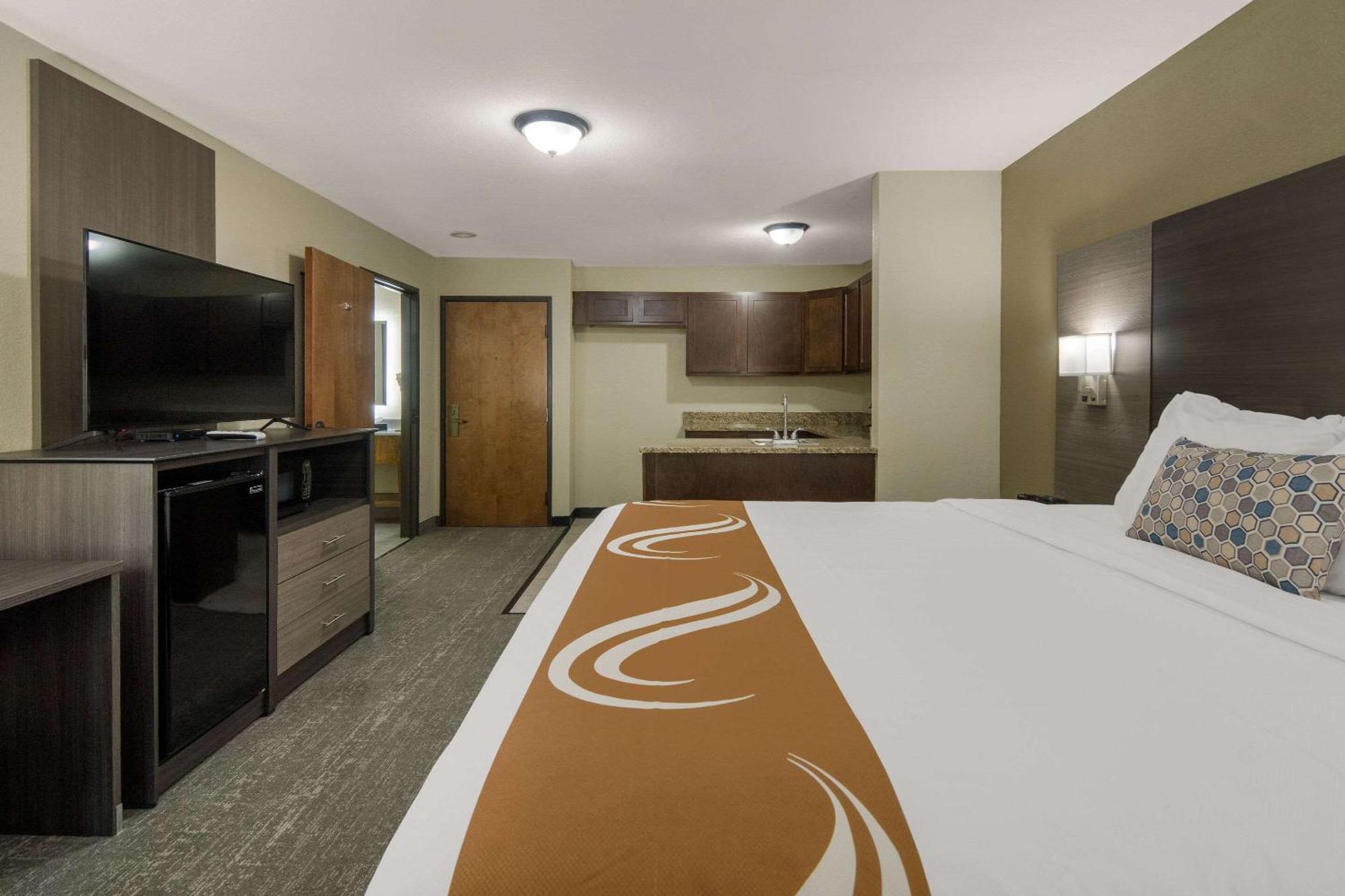 Quality Inn & Suites Roanoke - Fort Worth North מראה חיצוני תמונה