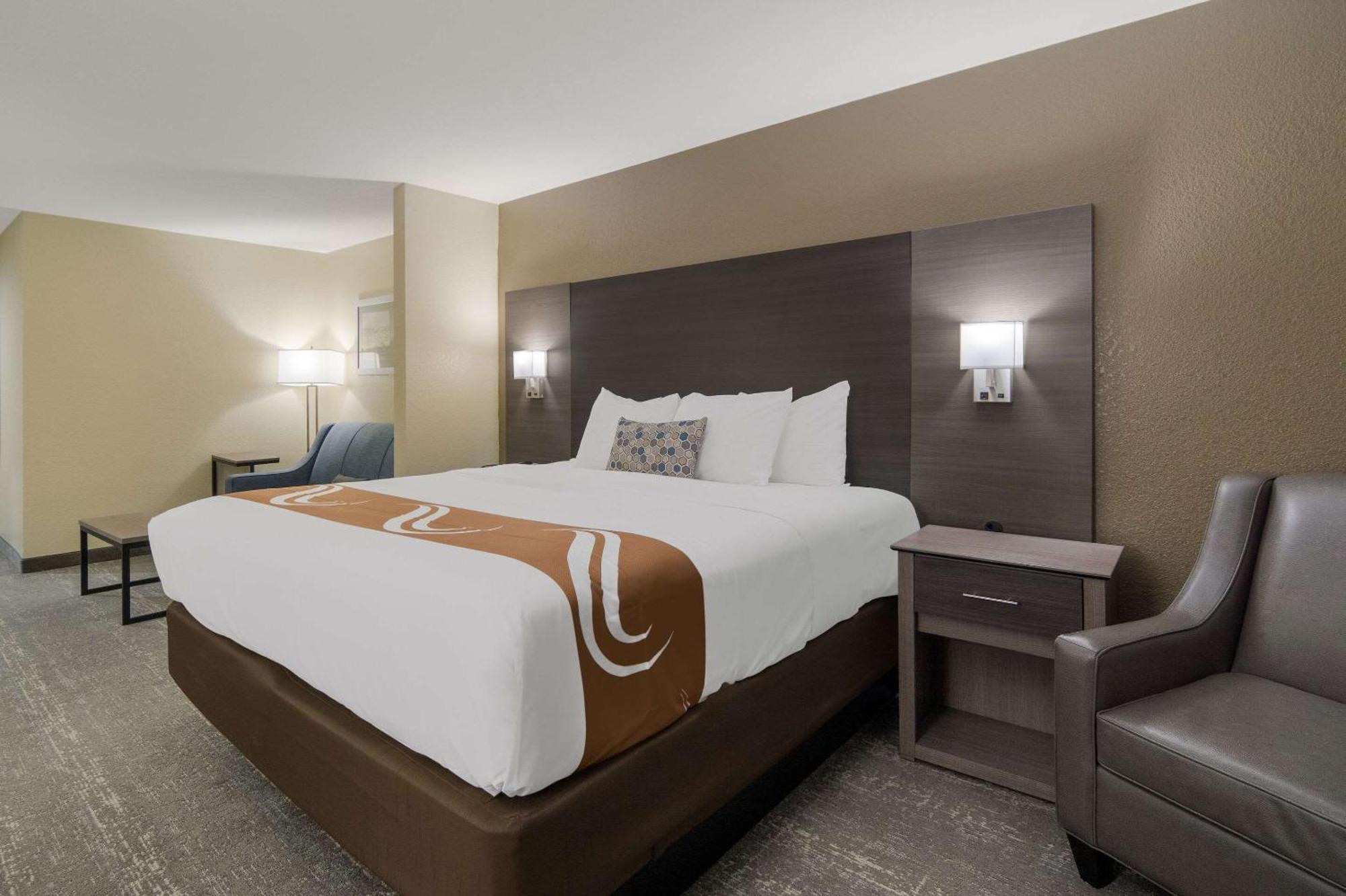 Quality Inn & Suites Roanoke - Fort Worth North מראה חיצוני תמונה