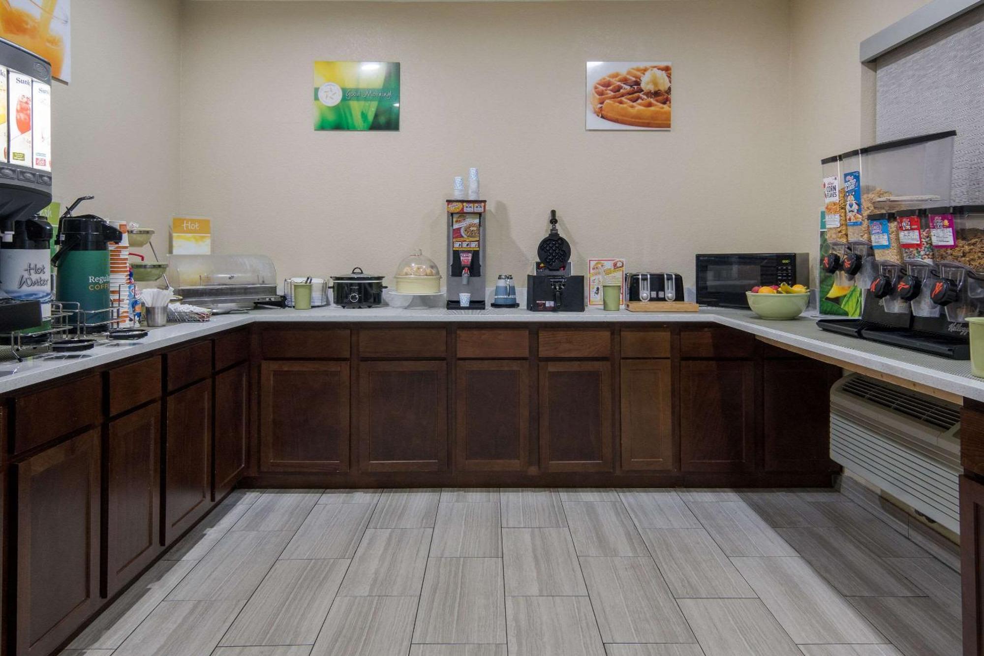 Quality Inn & Suites Roanoke - Fort Worth North מראה חיצוני תמונה