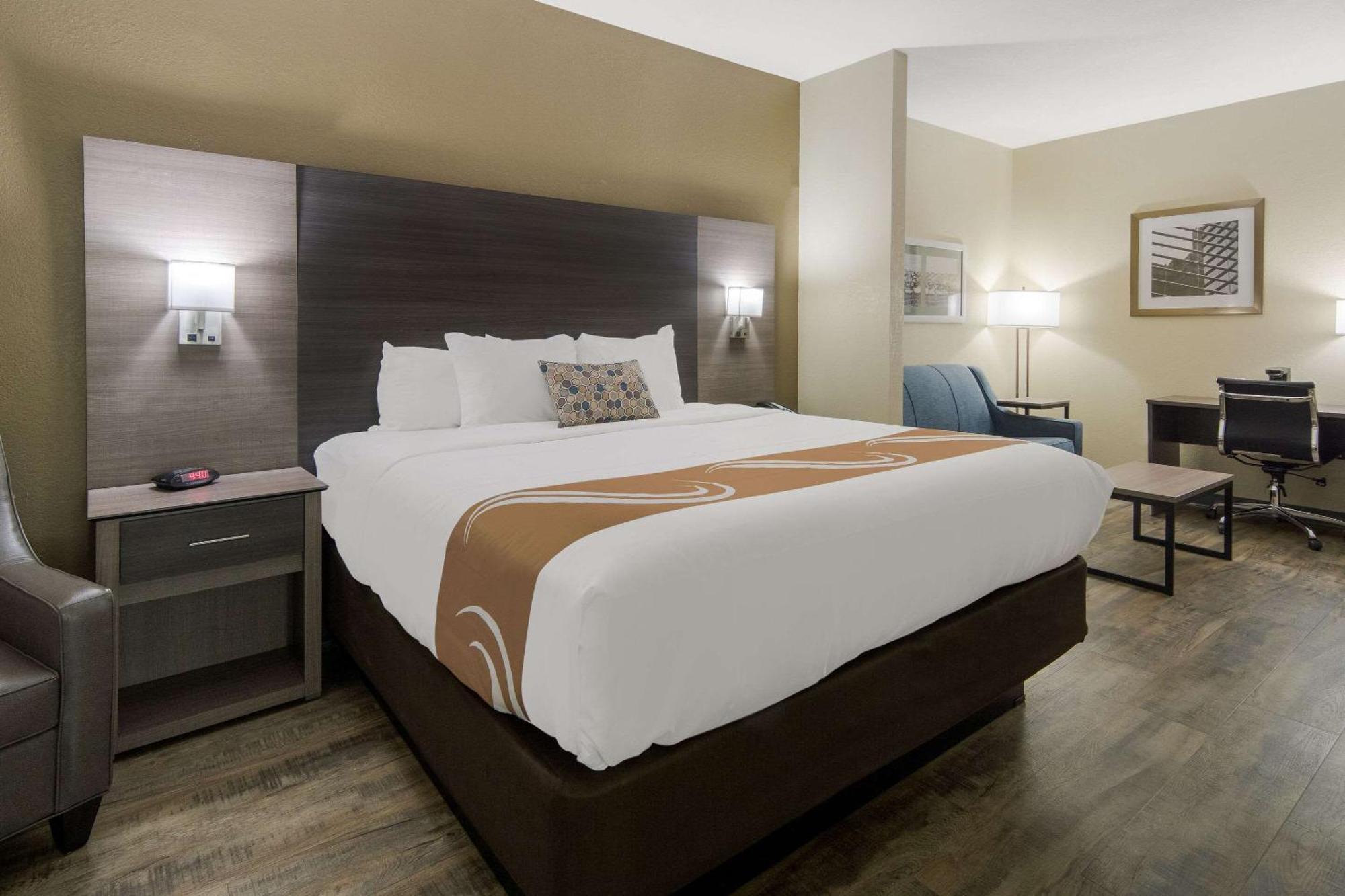 Quality Inn & Suites Roanoke - Fort Worth North מראה חיצוני תמונה