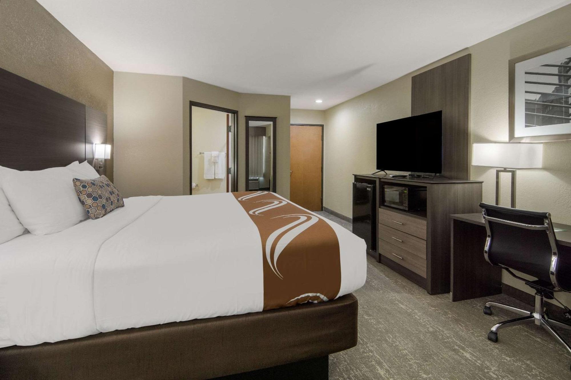 Quality Inn & Suites Roanoke - Fort Worth North מראה חיצוני תמונה