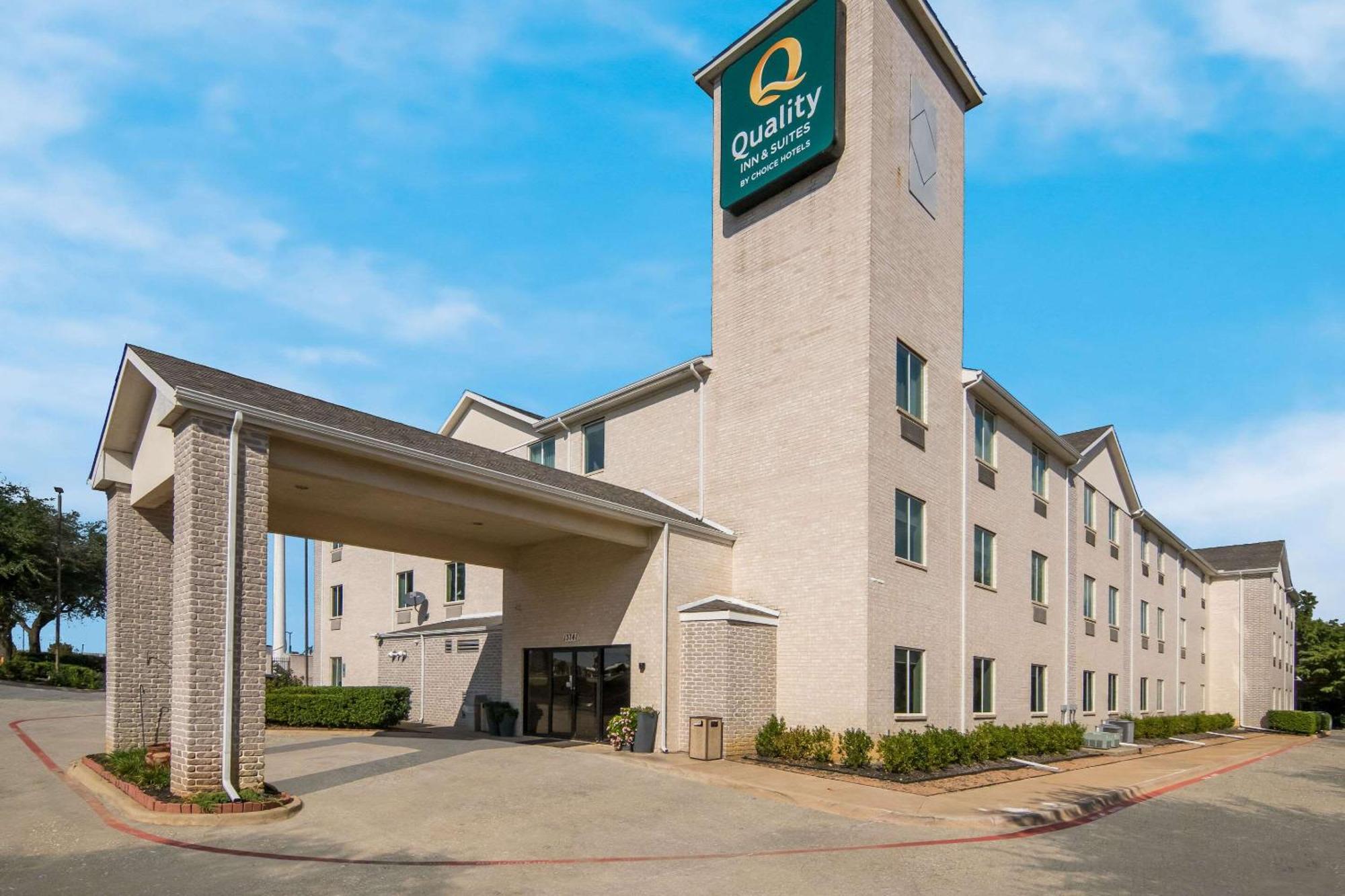 Quality Inn & Suites Roanoke - Fort Worth North מראה חיצוני תמונה