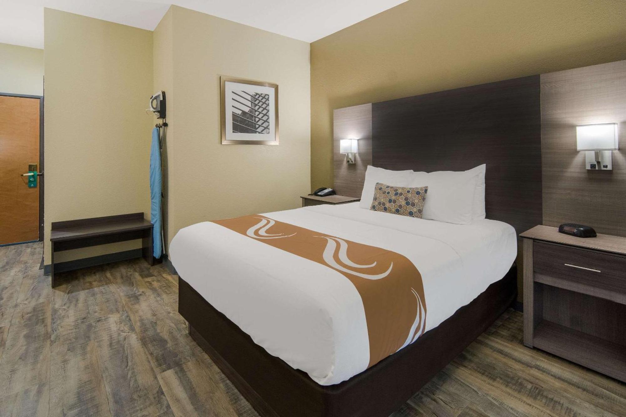 Quality Inn & Suites Roanoke - Fort Worth North מראה חיצוני תמונה