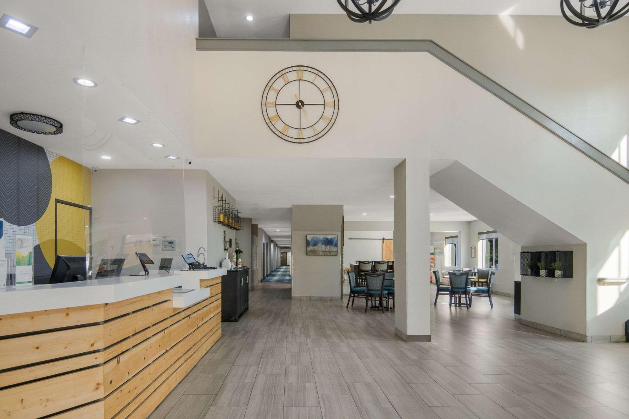 Quality Inn & Suites Roanoke - Fort Worth North מראה חיצוני תמונה