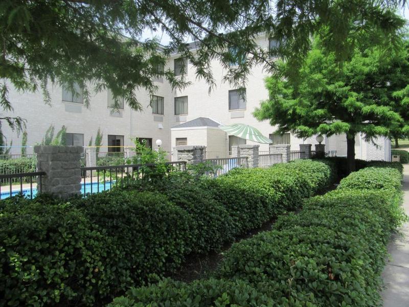 Quality Inn & Suites Roanoke - Fort Worth North מראה חיצוני תמונה